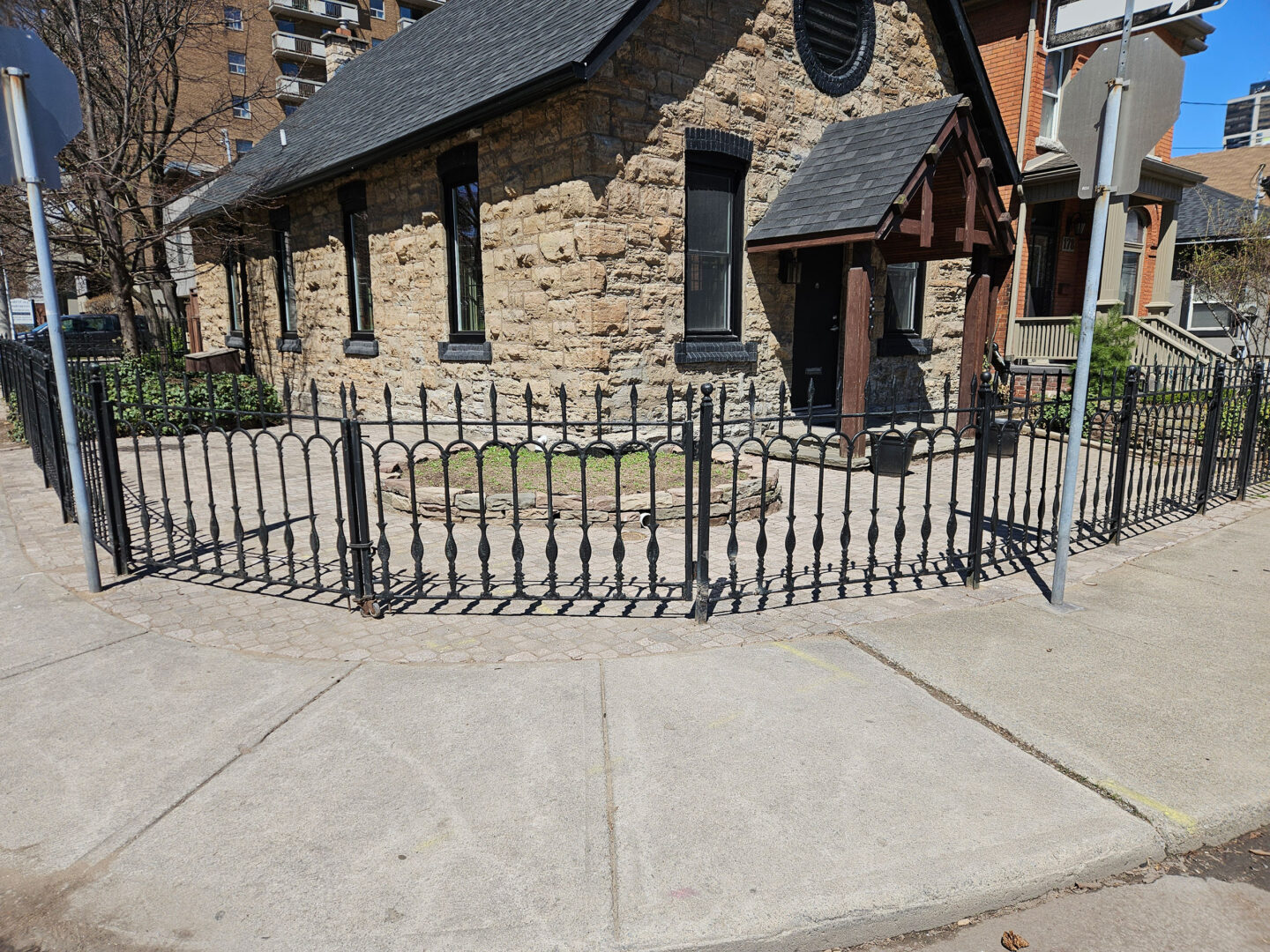 Antique Iron Fence Repaired by Greenly's Mobile Welding.